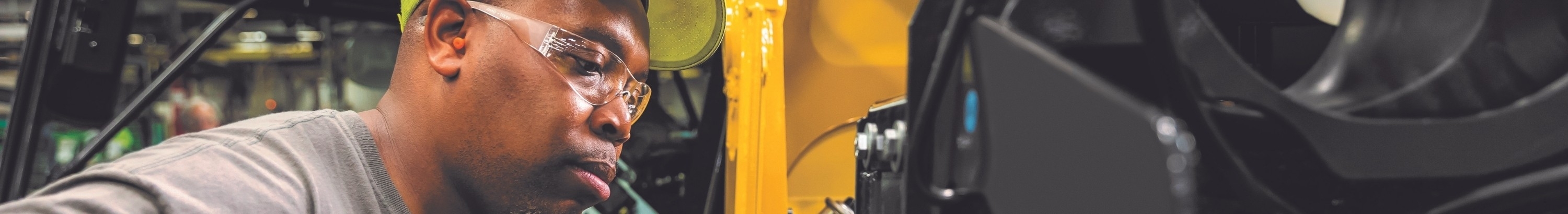 John Deere - Line Worker